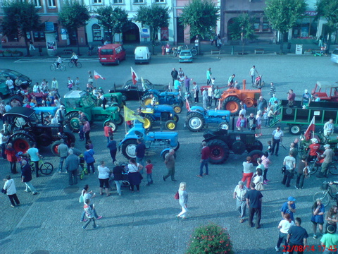 Traktory na Rynku w Lesznie