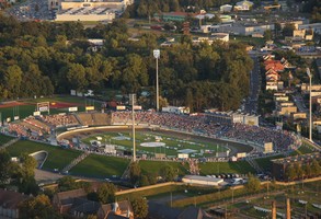 Schronisko młodzieżowe przy stadionie Smoczyka